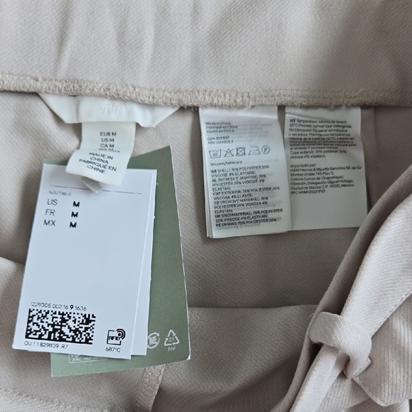 Stylish Tan Women's Shorts - Picture 2 of 4